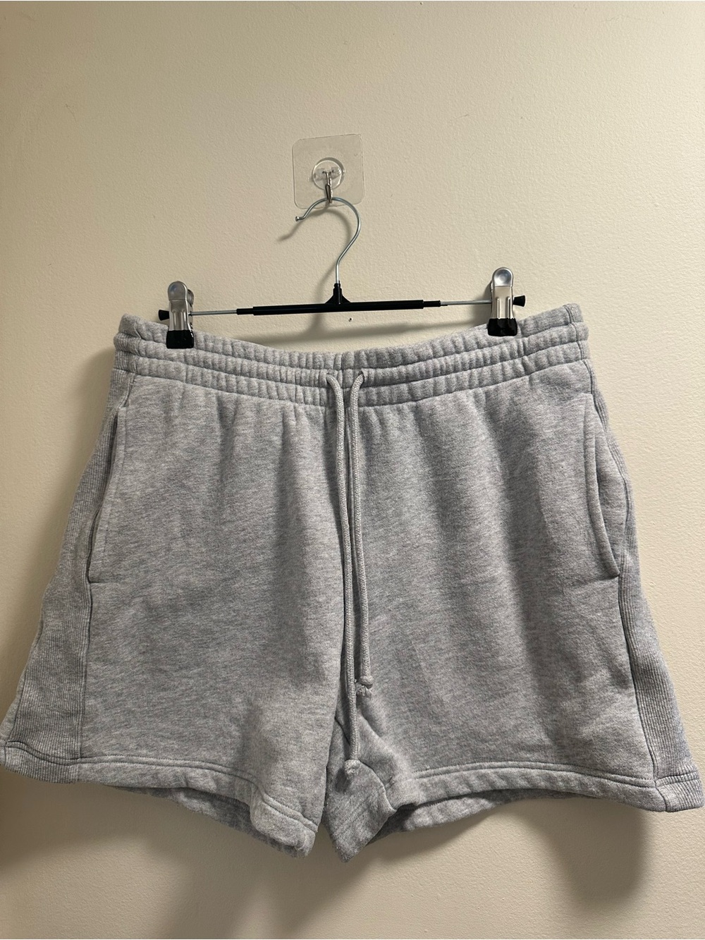 Aritzia TNA Women’s Cozy Fleece Drawstring Shorts